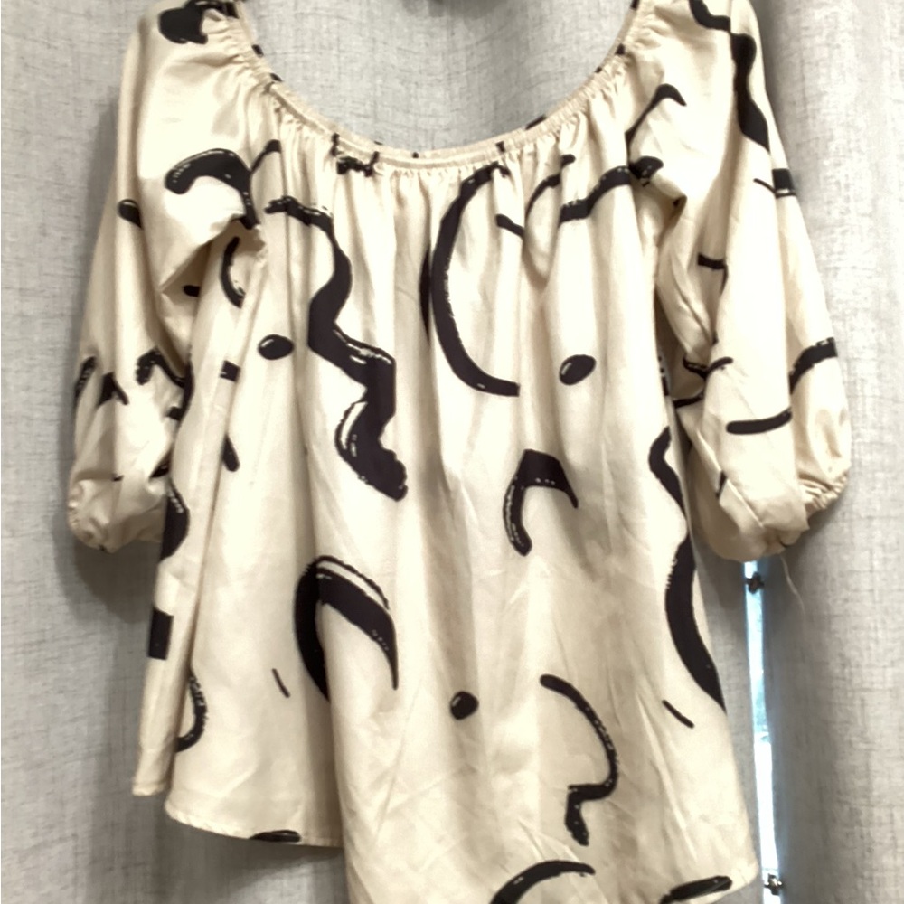 Elegant Cream and Black Women's Top - Picture 3 of 8